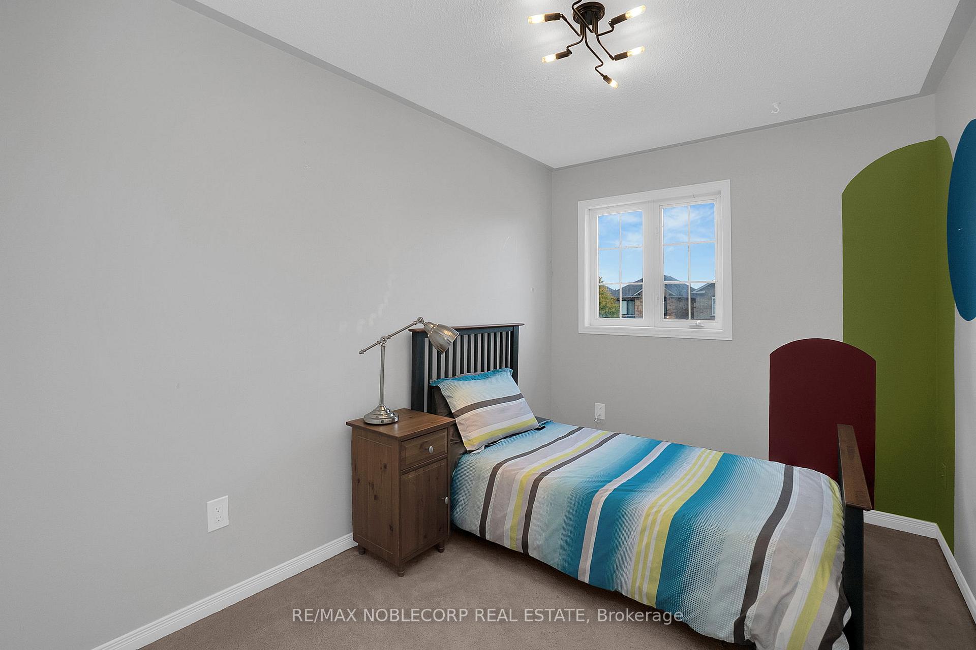 Photo 27 of 54 Lawren Harris Crescent, Caledon, Bolton West — HOMEH