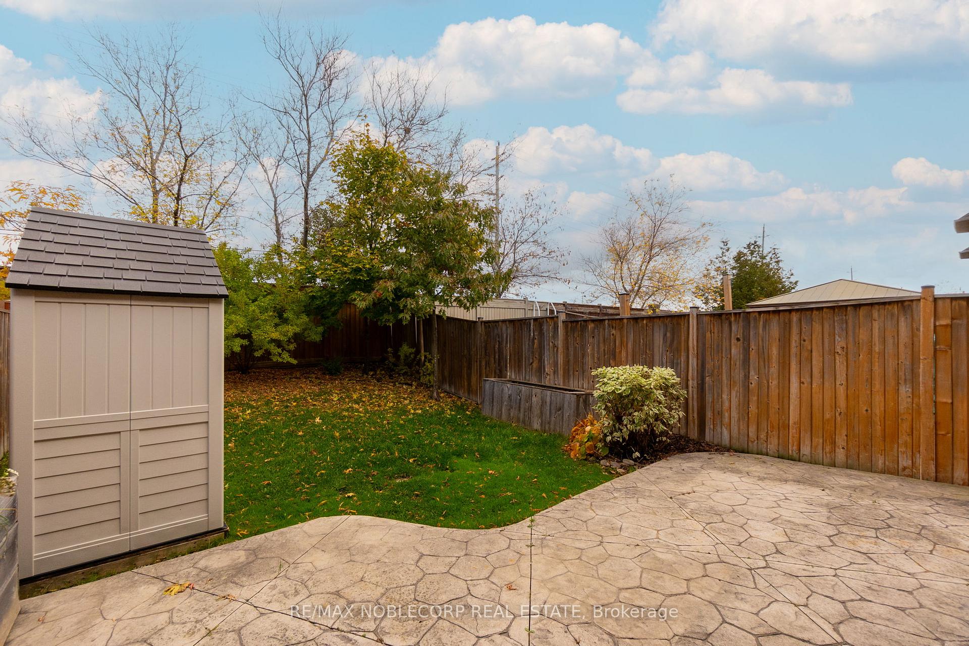 Photo 34 of 54 Lawren Harris Crescent, Caledon, Bolton West — HOMEH