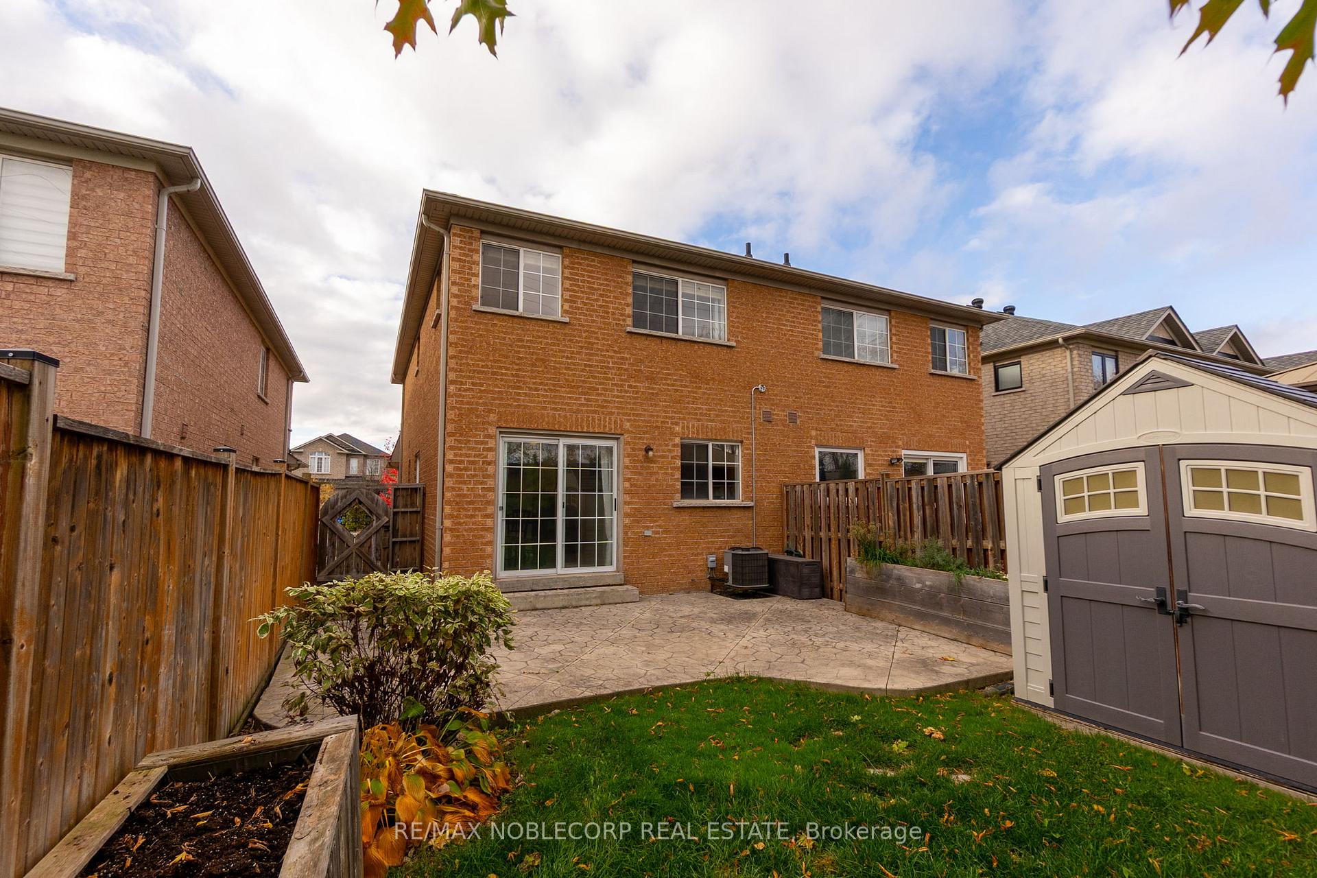 Photo 37 of 54 Lawren Harris Crescent, Caledon, Bolton West — HOMEH