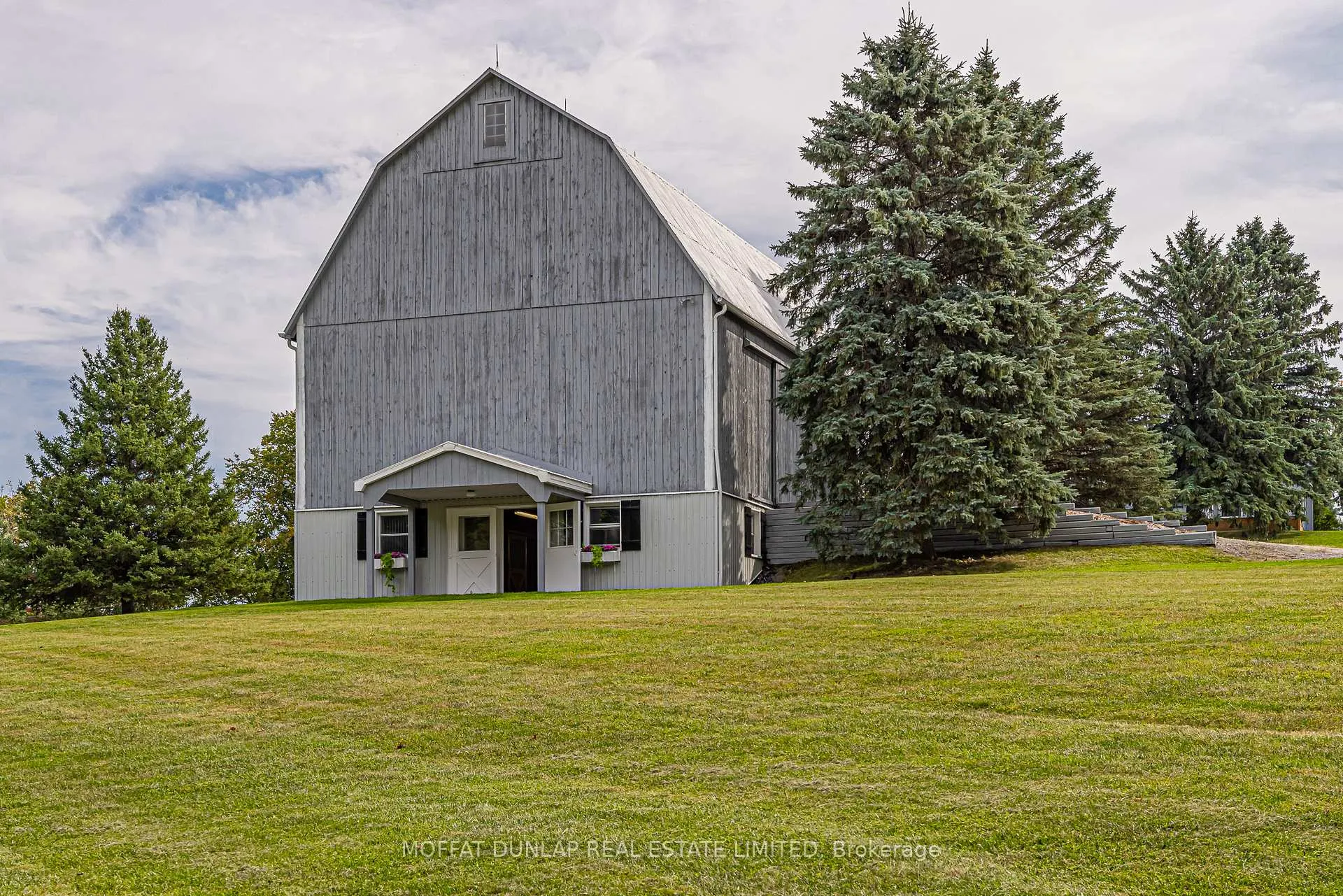 Photo 19 of 16694 Dufferin Street, King, Rural King — HOMEH