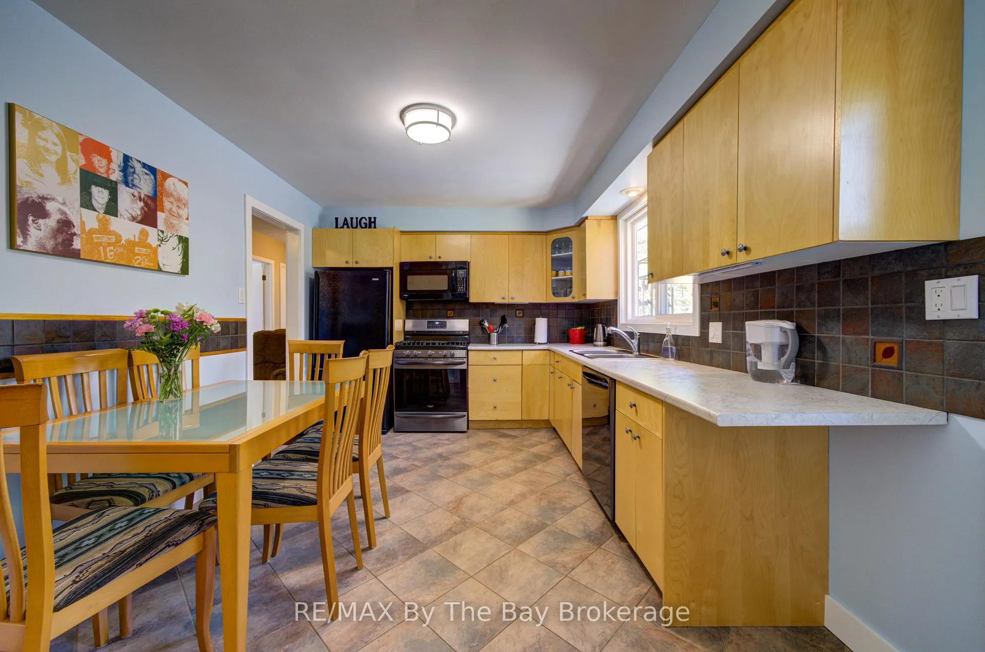 Photo 9 of 9 Frederick Dr., Wasaga Beach — HOMEH