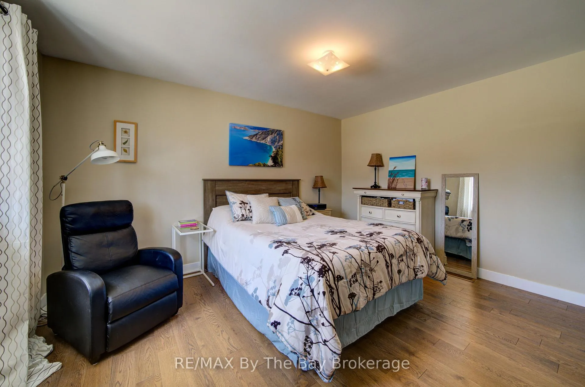 Photo 14 of 9 Frederick Dr., Wasaga Beach — HOMEH