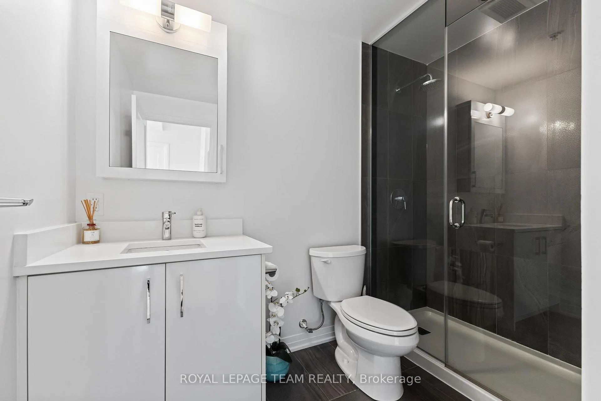Photo 5 of Unit 809, 805 Carling Avenue, Ottawa, West Centre Town — HOMEH