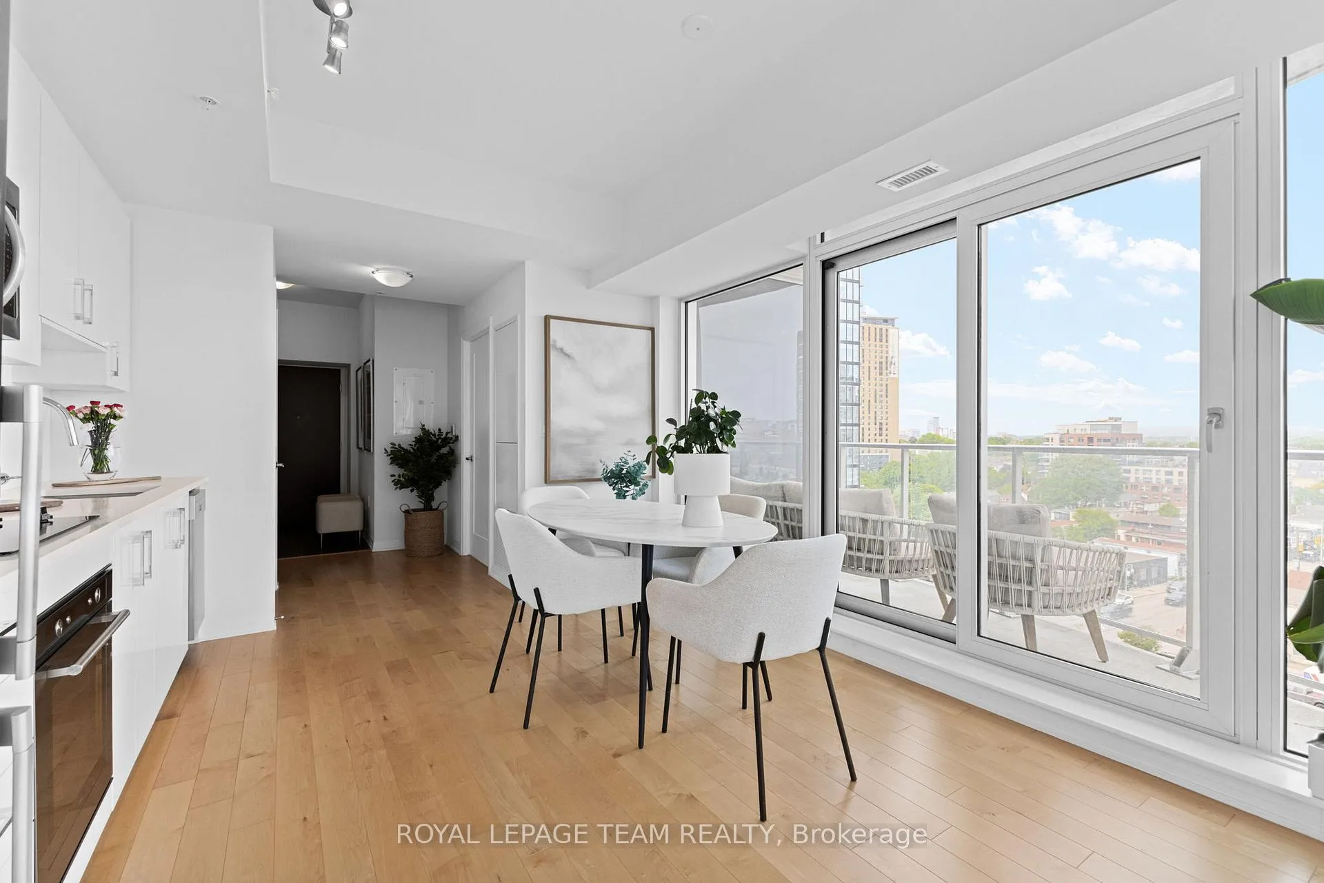 Photo 23 of Unit 809, 805 Carling Avenue, Ottawa, West Centre Town — HOMEH