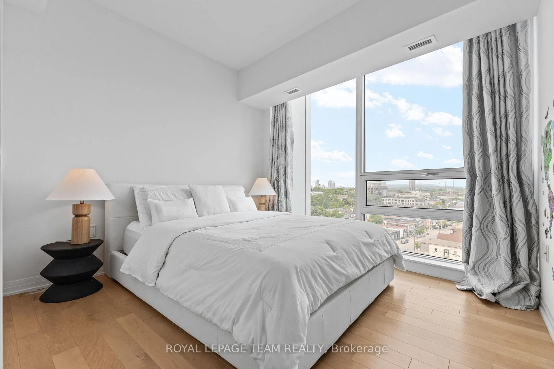 Photo 26 of Unit 809, 805 Carling Avenue, Ottawa, West Centre Town — HOMEH