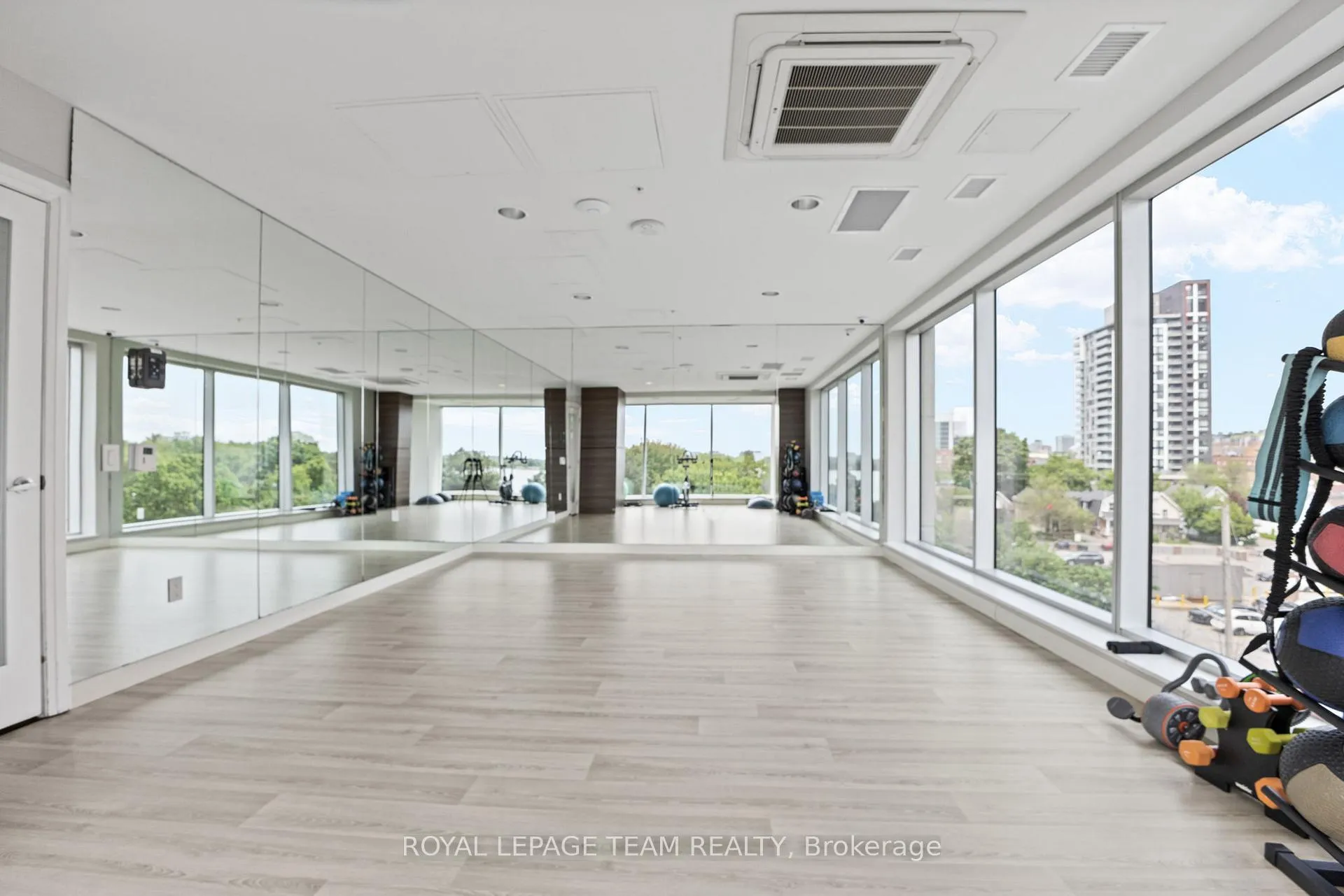 Photo 37 of Unit 809, 805 Carling Avenue, Ottawa, West Centre Town — HOMEH