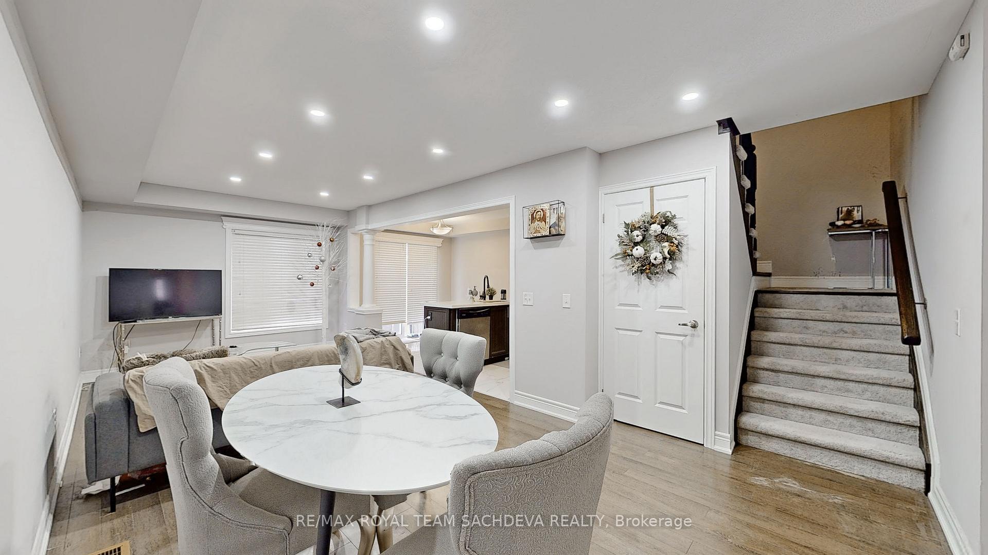 Photo 8 of 56 Dewell Crescent, Clarington, Courtice — HOMEH