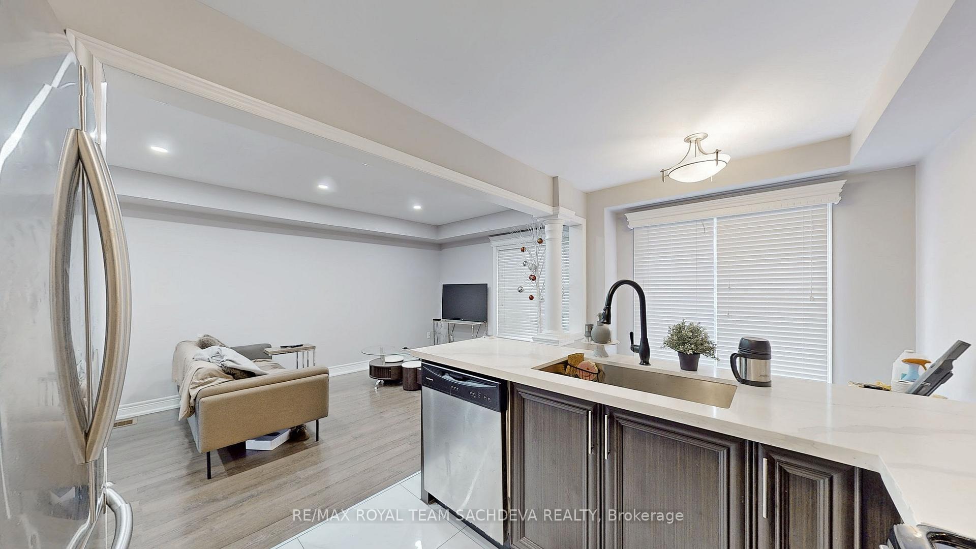 Photo 11 of 56 Dewell Crescent, Clarington, Courtice — HOMEH