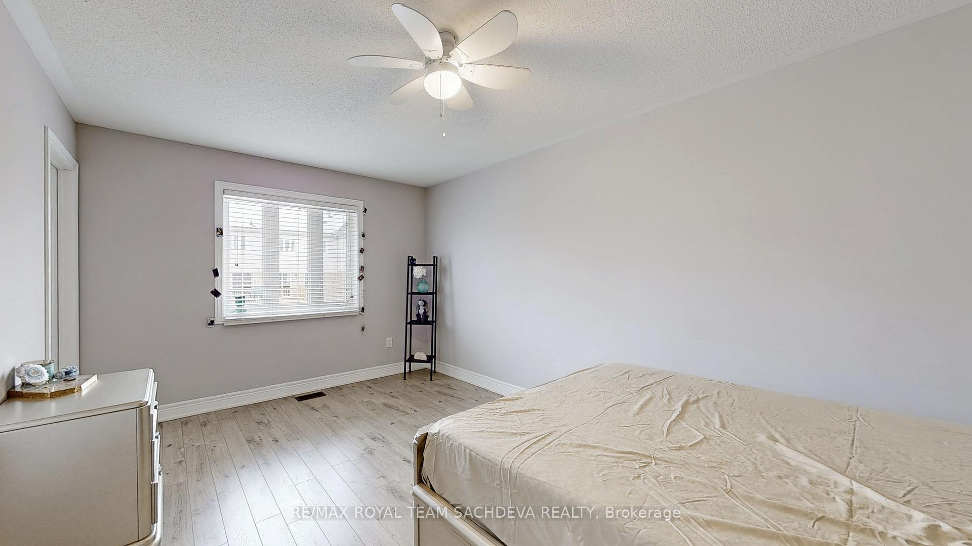 Photo 23 of 56 Dewell Crescent, Clarington, Courtice — HOMEH