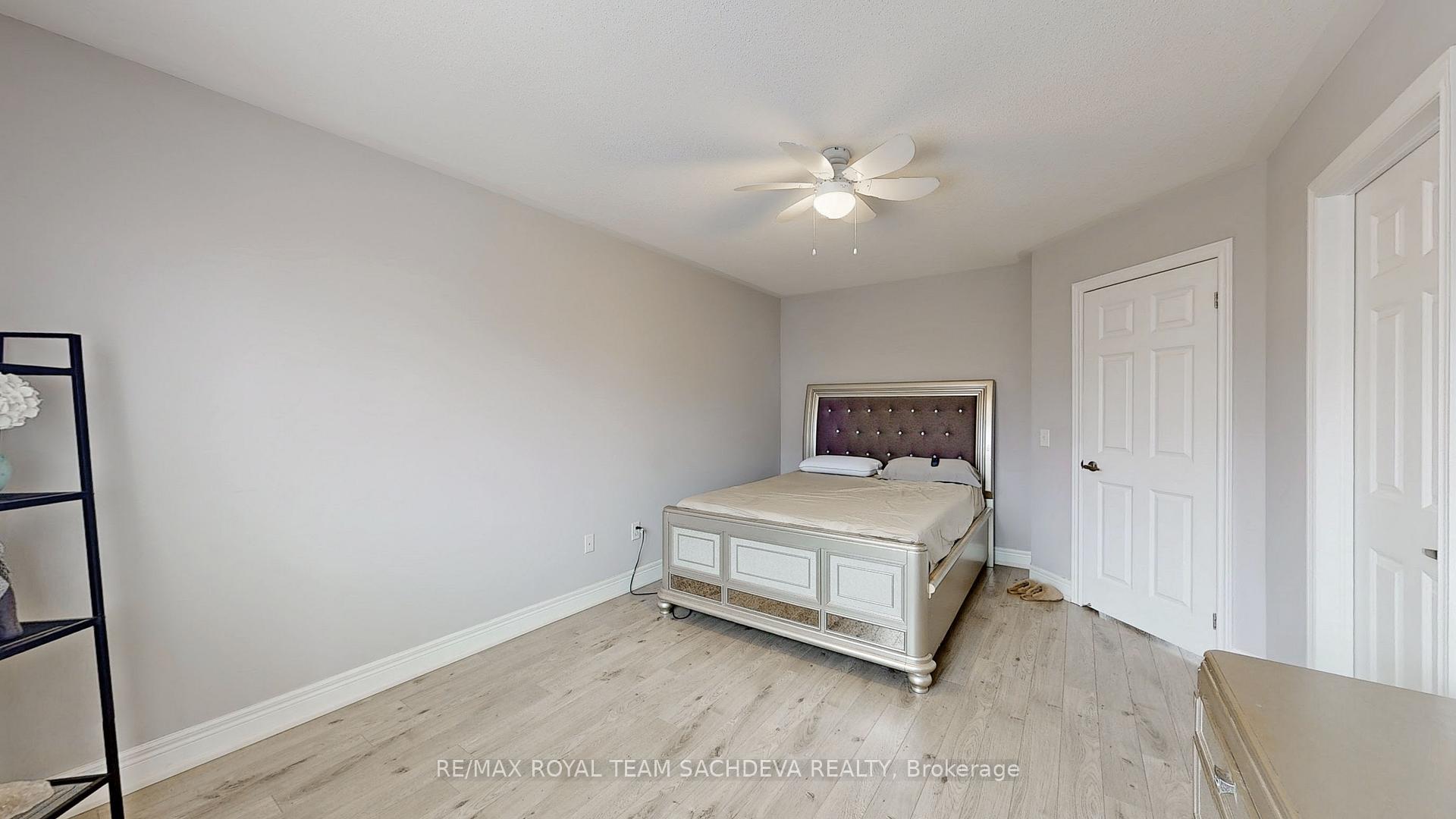 Photo 24 of 56 Dewell Crescent, Clarington, Courtice — HOMEH