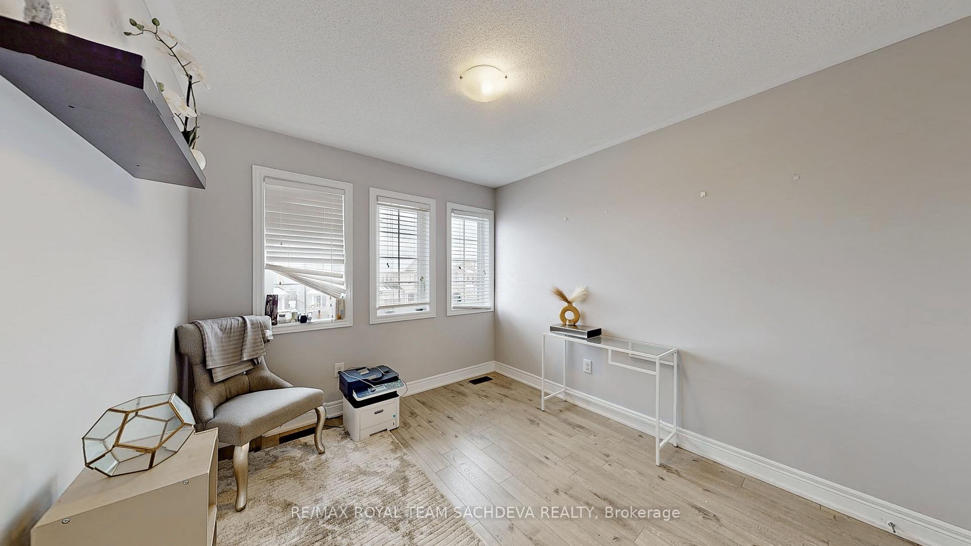 Photo 30 of 56 Dewell Crescent, Clarington, Courtice — HOMEH