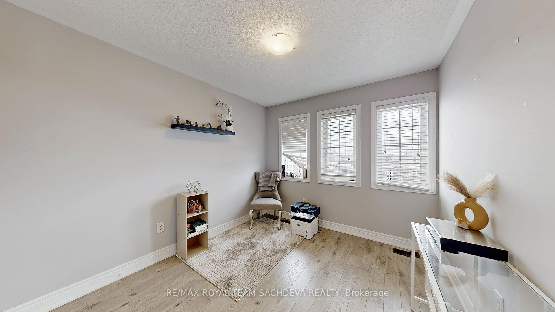 Photo 31 of 56 Dewell Crescent, Clarington, Courtice — HOMEH