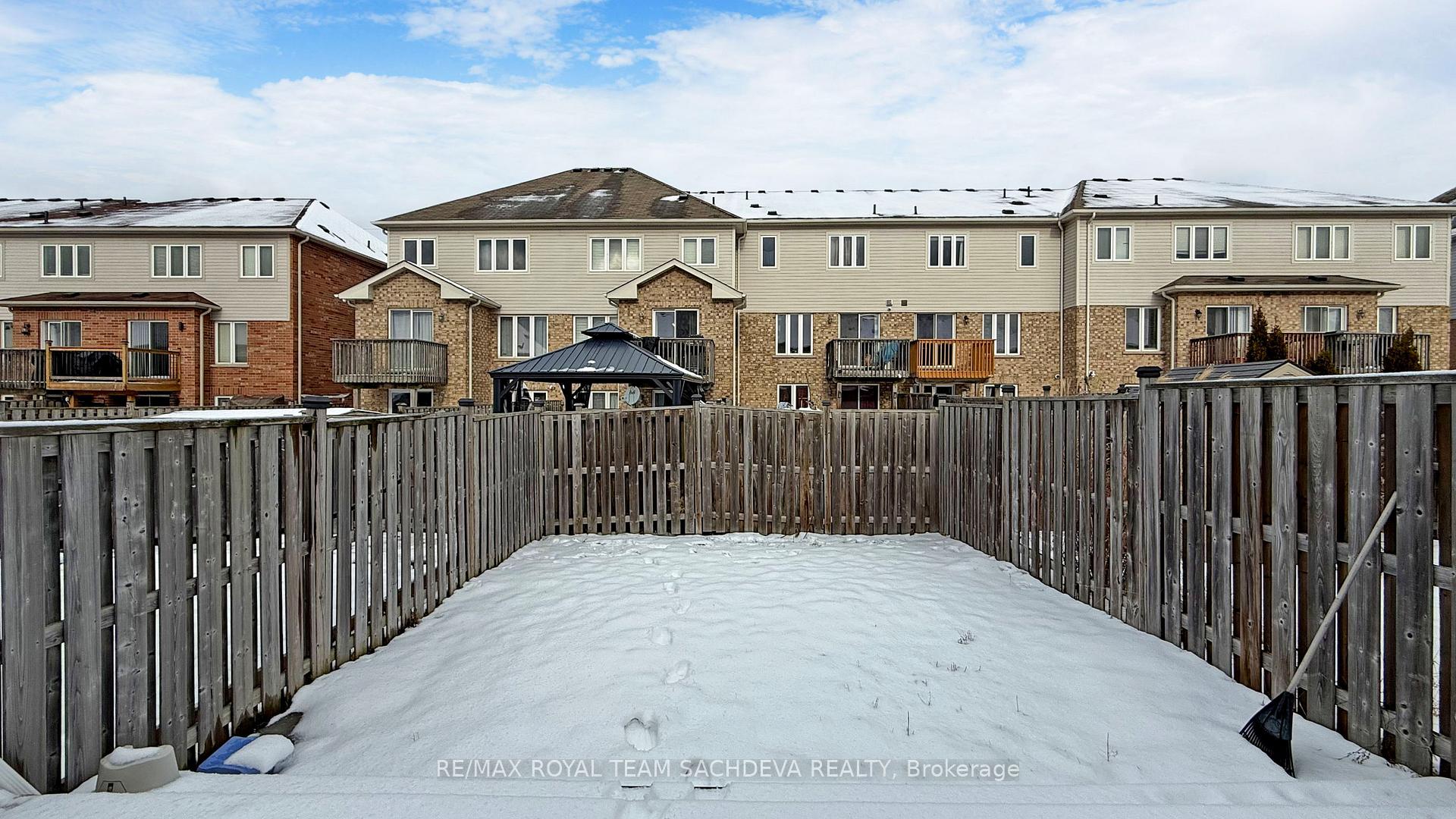 Photo 39 of 56 Dewell Crescent, Clarington, Courtice — HOMEH