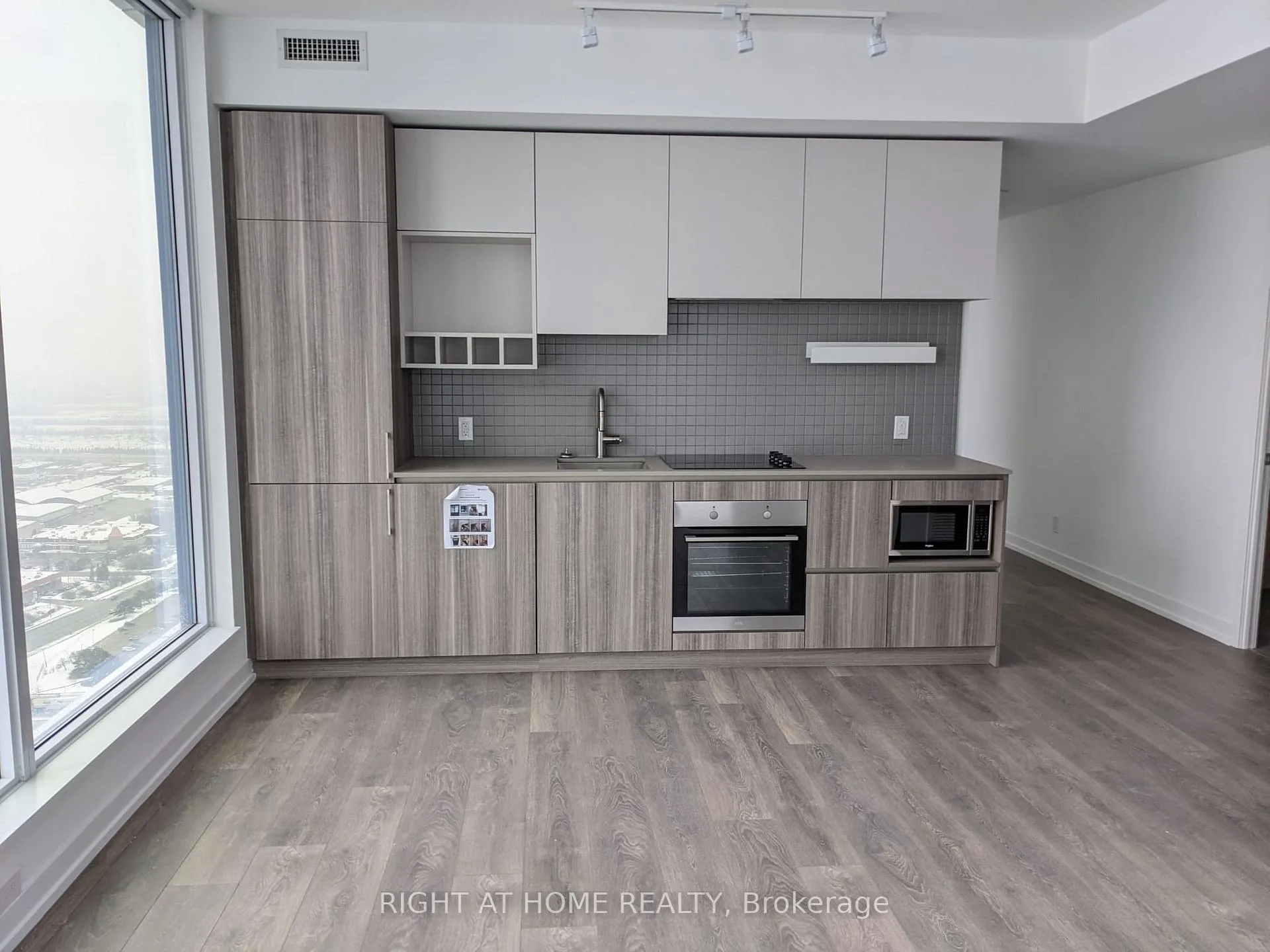 Photo 2 of Unit 5102, 5 Buttermill Avenue, Vaughan, Vaughan Corporate Centre — HOMEH