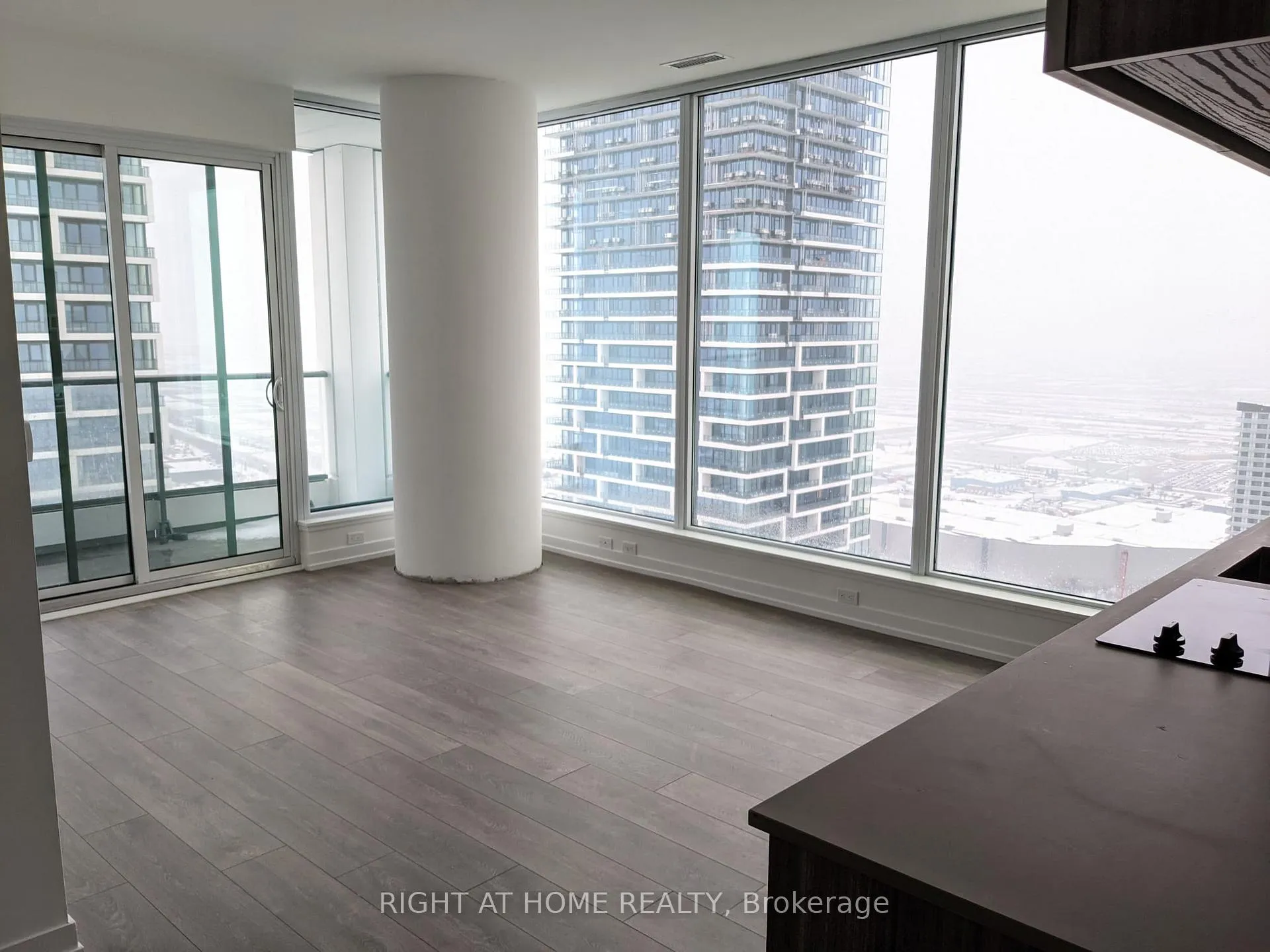 Photo 3 of Unit 5102, 5 Buttermill Avenue, Vaughan, Vaughan Corporate Centre — HOMEH