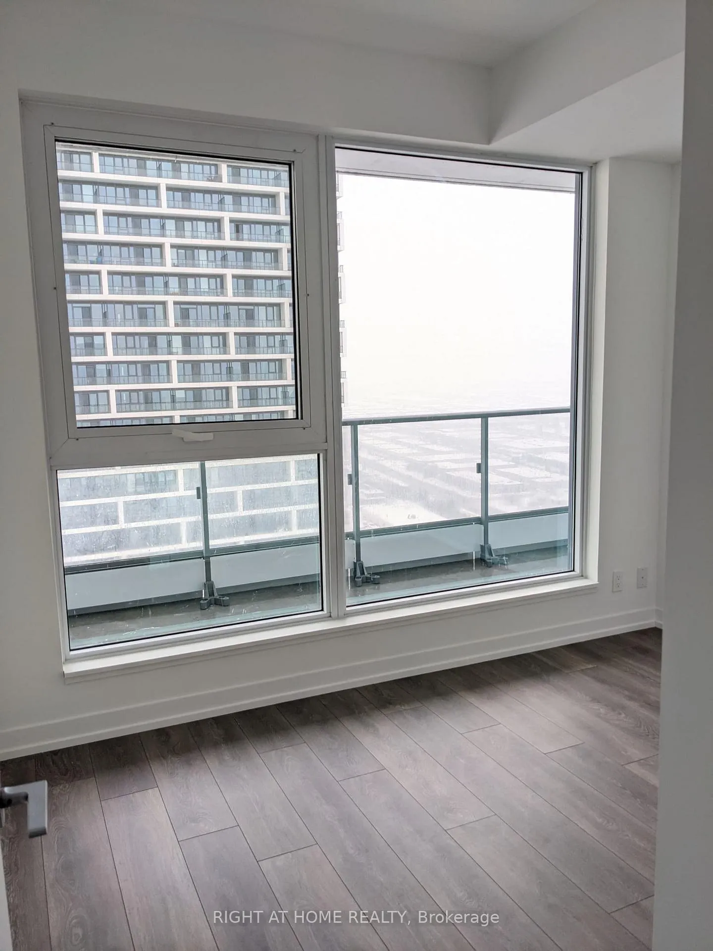 Photo 8 of Unit 5102, 5 Buttermill Avenue, Vaughan, Vaughan Corporate Centre — HOMEH