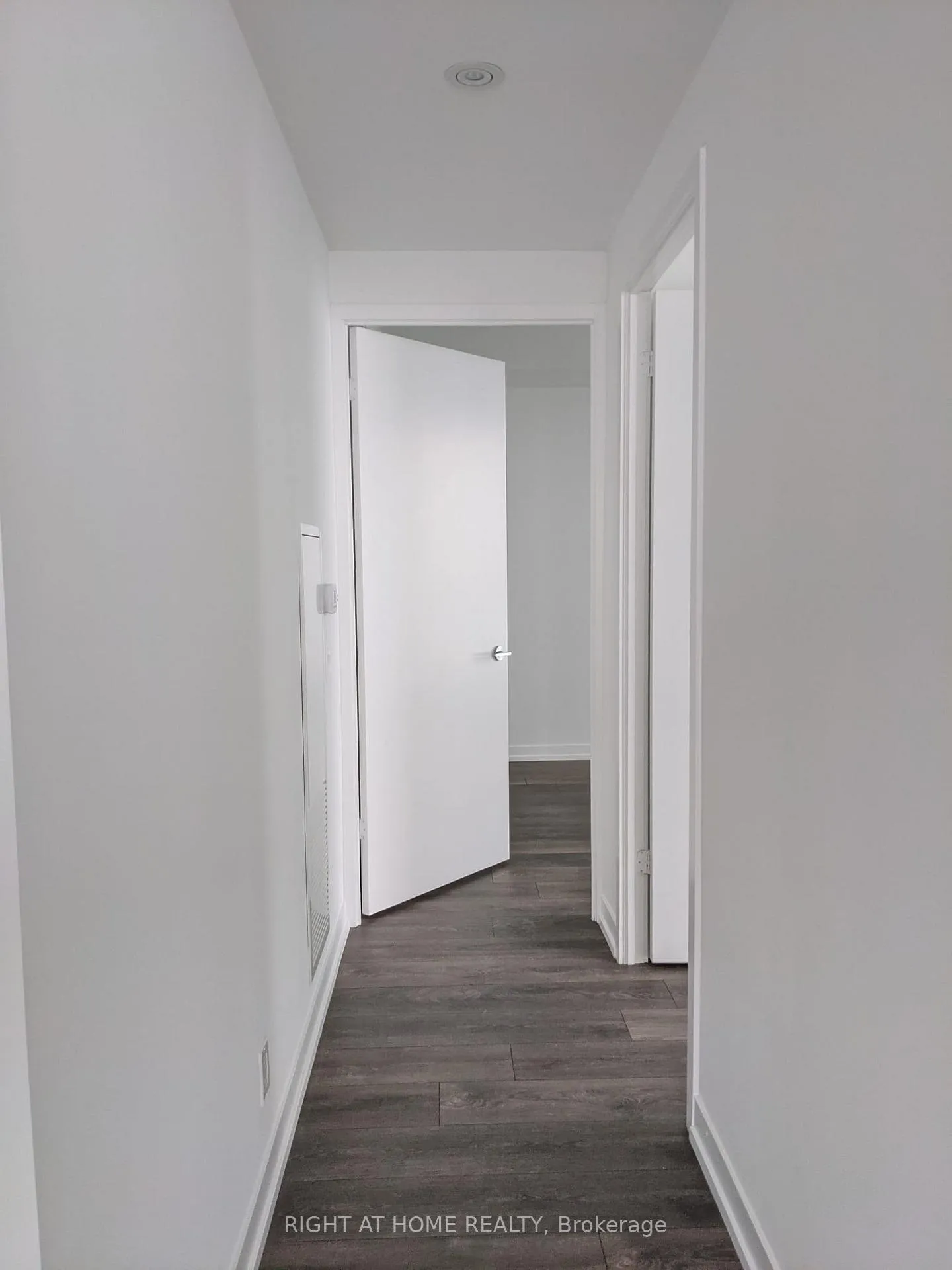 Photo 9 of Unit 5102, 5 Buttermill Avenue, Vaughan, Vaughan Corporate Centre — HOMEH