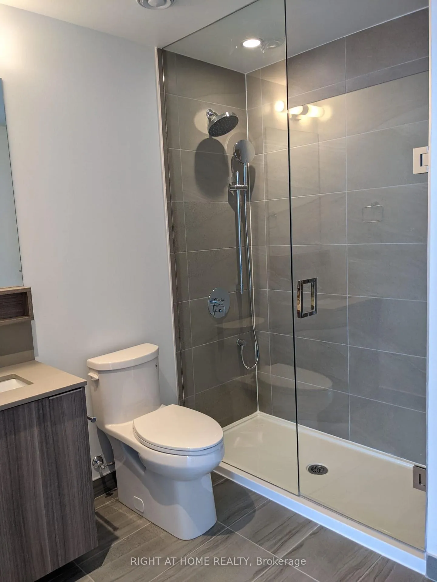 Photo 10 of Unit 5102, 5 Buttermill Avenue, Vaughan, Vaughan Corporate Centre — HOMEH