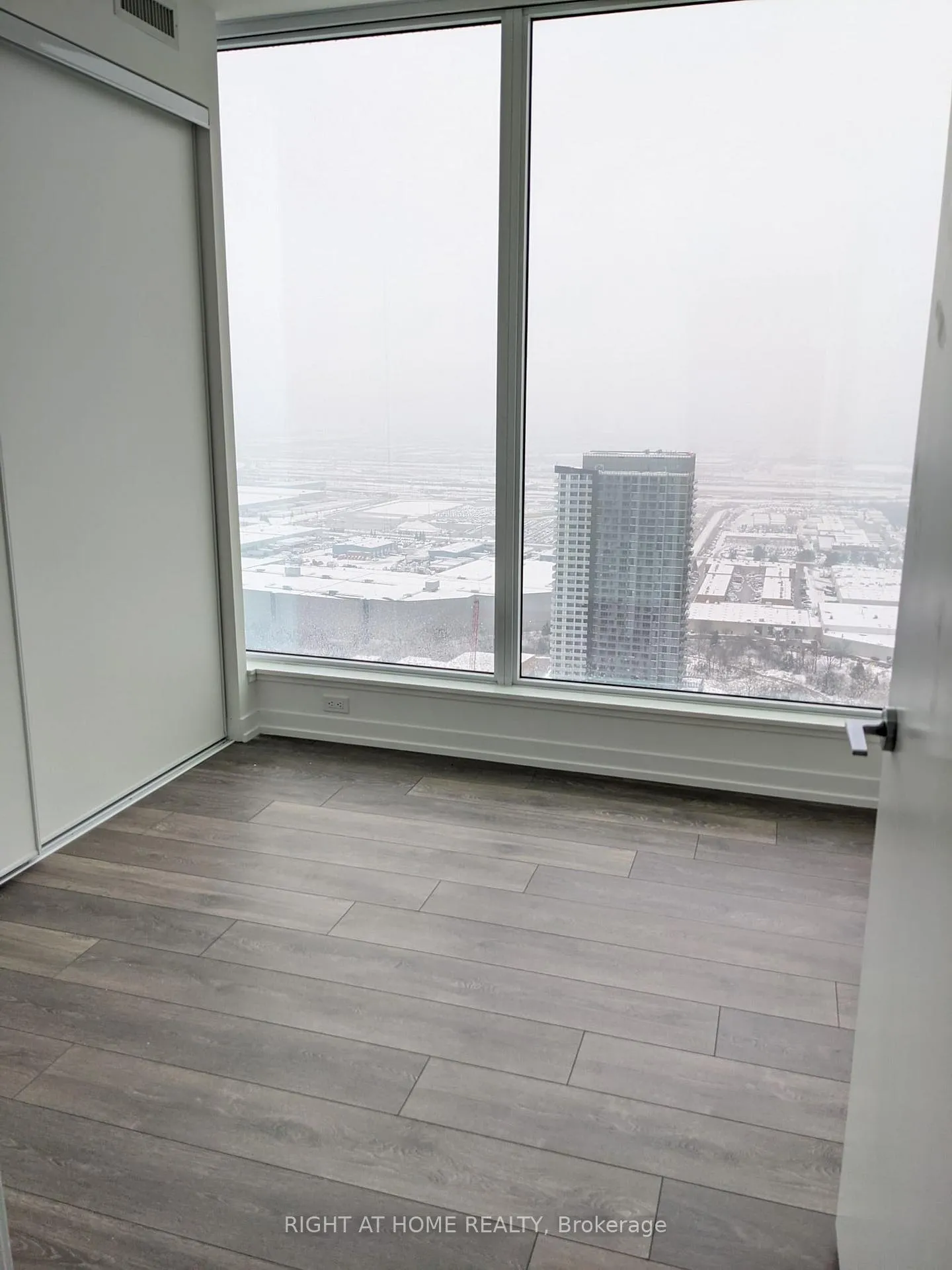 Photo 11 of Unit 5102, 5 Buttermill Avenue, Vaughan, Vaughan Corporate Centre — HOMEH