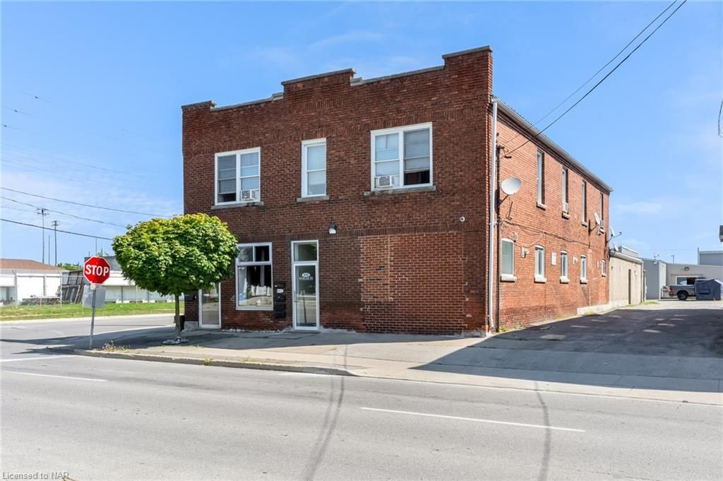 Front of 192/194 Burgar Street