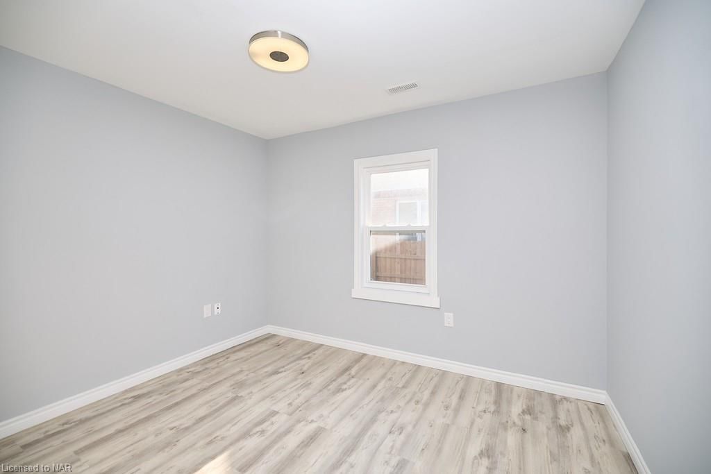 Photo 10 of 61 Bunting Road, St. Catharines, Secord Woods — HOMEH