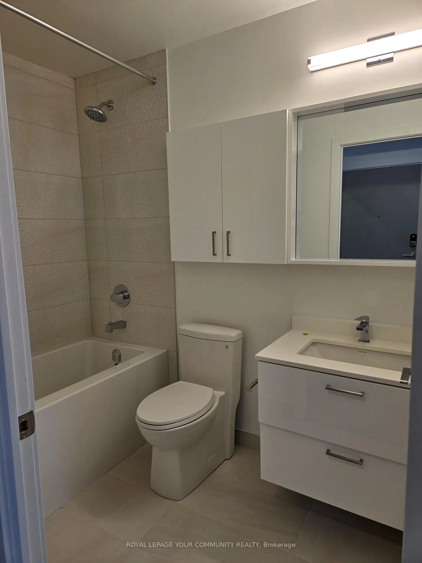Photo 14 of Unit 611A, 30 Upper Mall Way, Vaughan, Brownridge — HOMEH