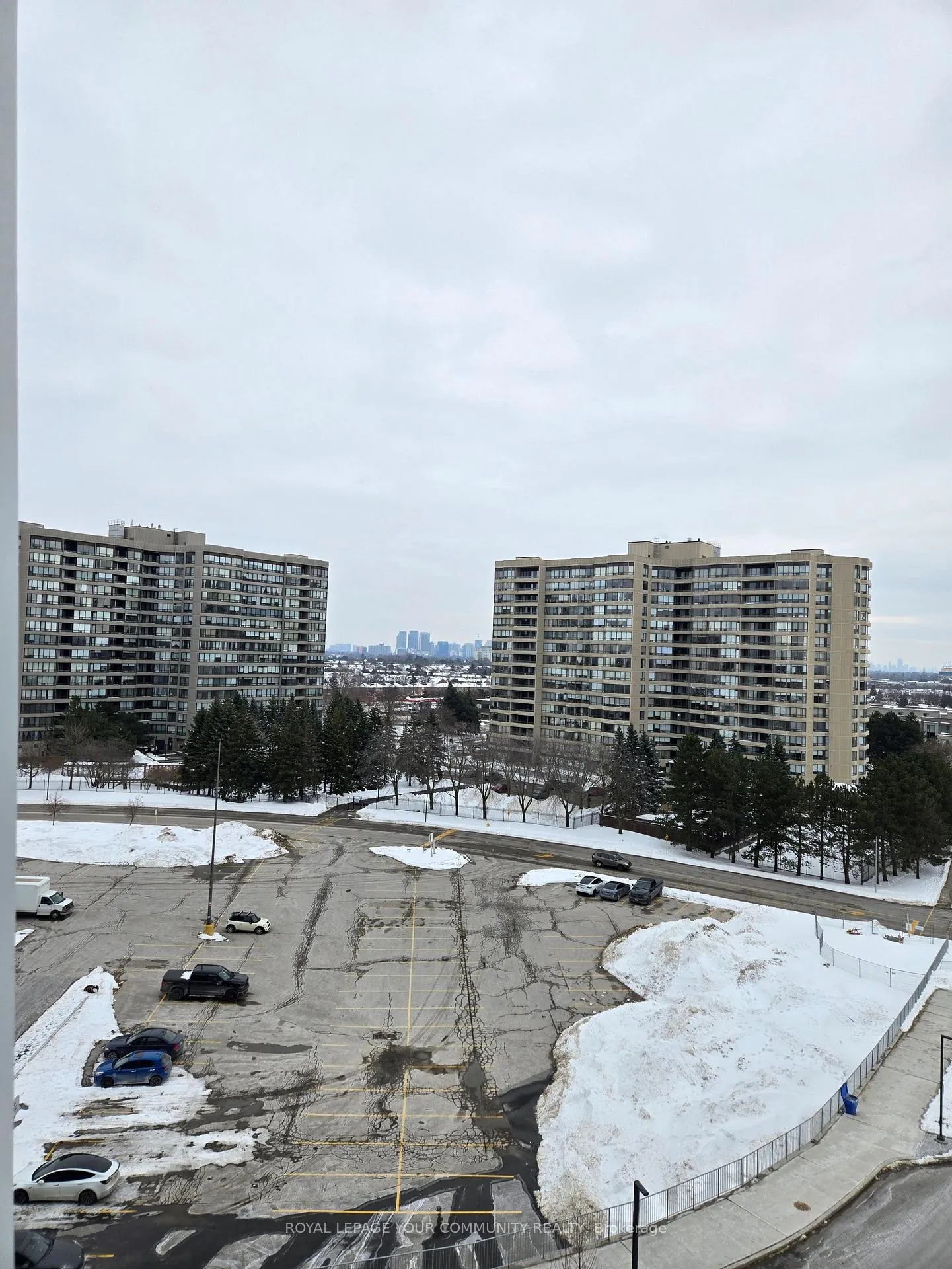 Photo 18 of Unit 611A, 30 Upper Mall Way, Vaughan, Brownridge — HOMEH