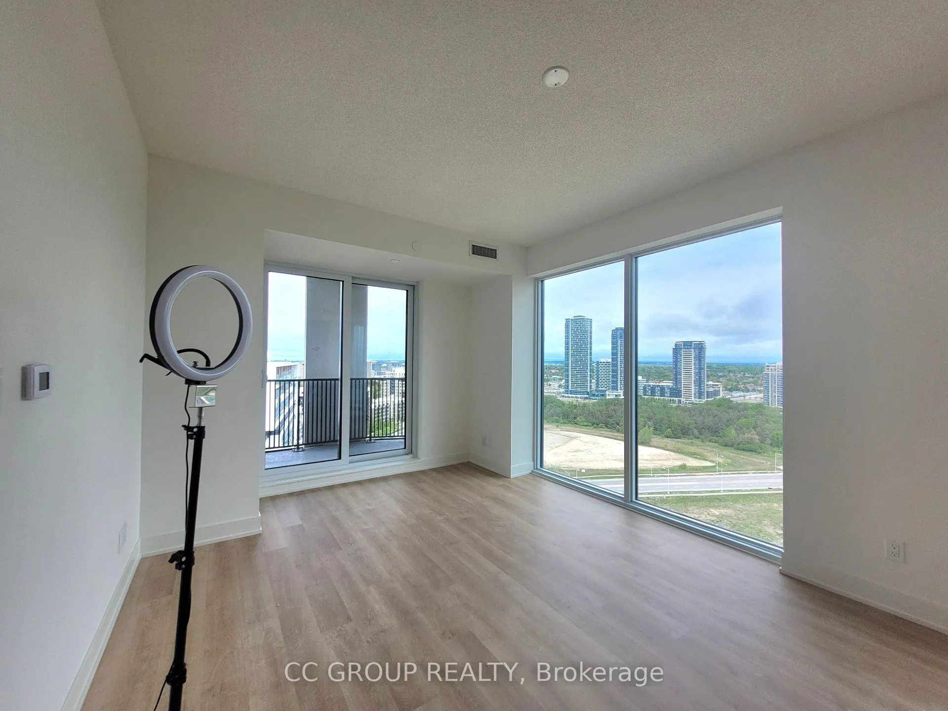 Photo 5 of Unit 1715, 56 Andre De Grasse Street, Markham, Unionville — HOMEH