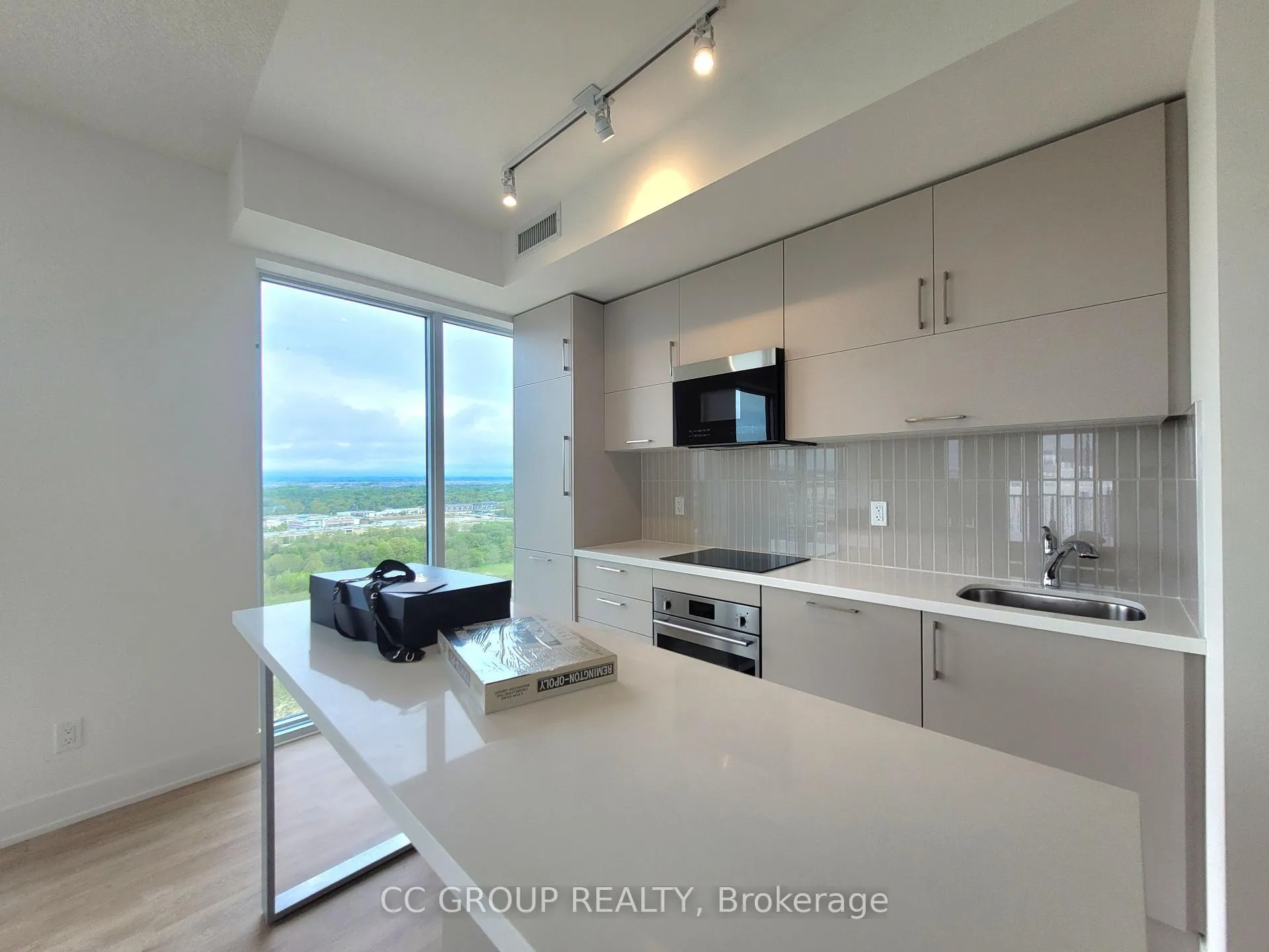 Photo 8 of Unit 1715, 56 Andre De Grasse Street, Markham, Unionville — HOMEH