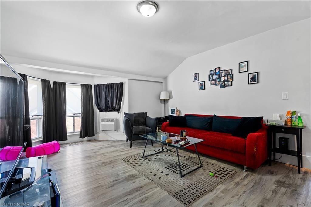 Photo 5 of 5748 Leonard Avenue, Niagara Falls, Hospital — HOMEH