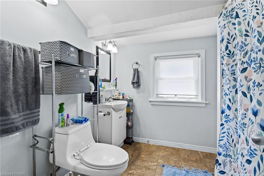 Photo 10 of 5748 Leonard Avenue, Niagara Falls, Hospital — HOMEH