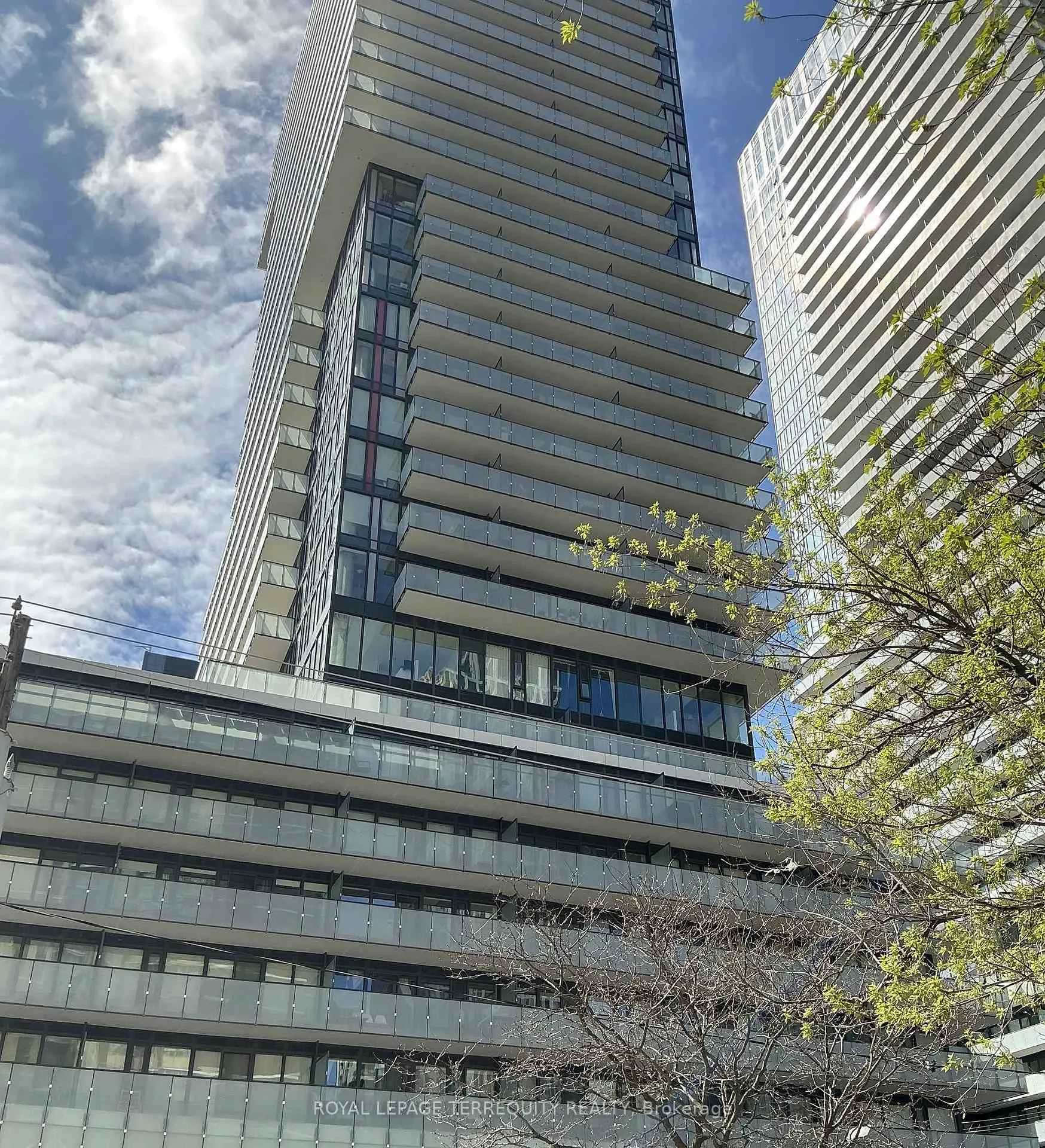 Photo 3 of Unit 1510, 185 Roehampton Avenue, Toronto, Mount Pleasant West — HOMEH