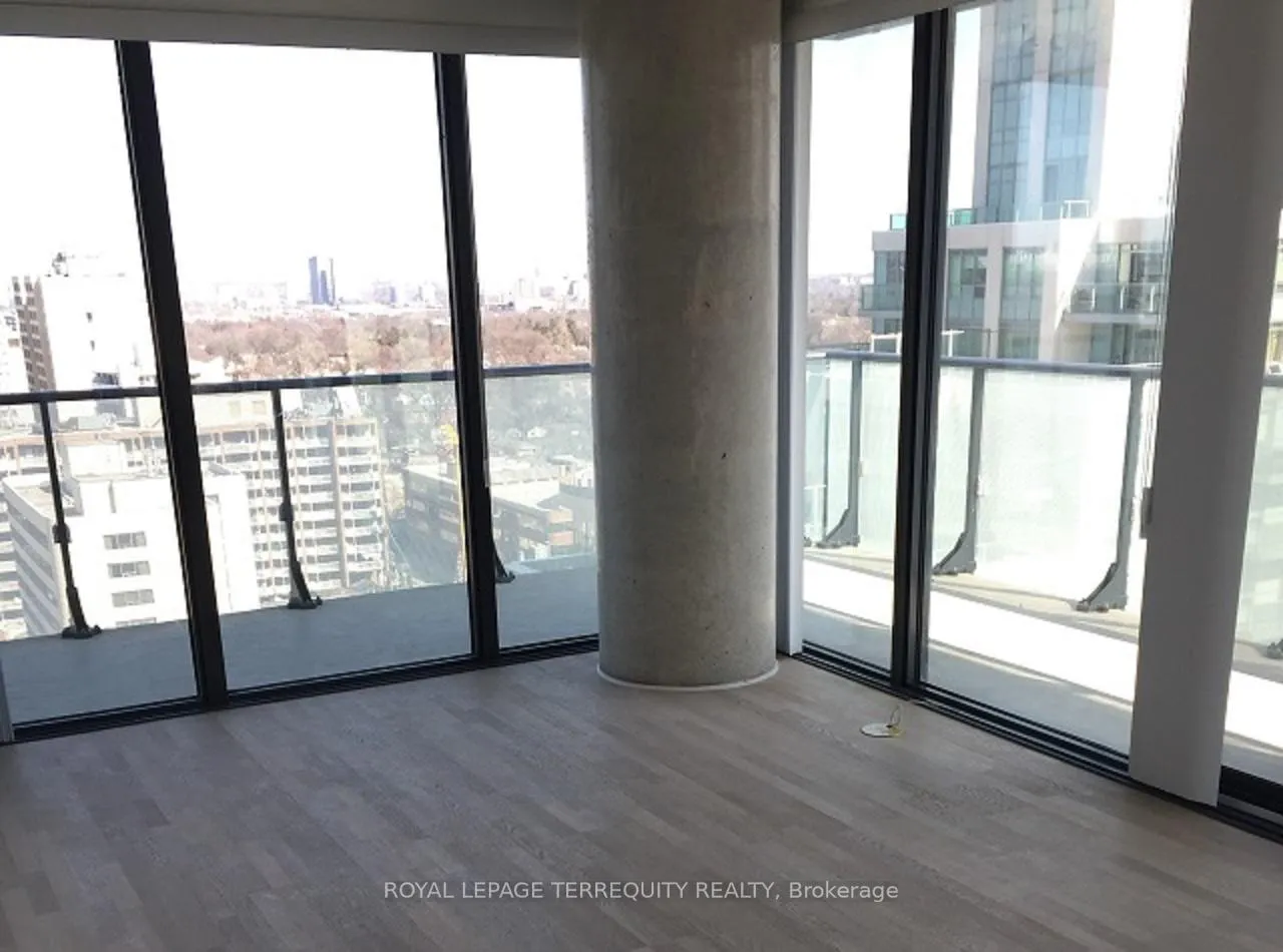 Photo 6 of Unit 1510, 185 Roehampton Avenue, Toronto, Mount Pleasant West — HOMEH