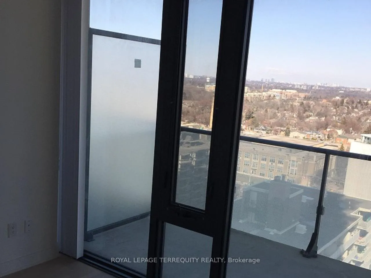 Photo 7 of Unit 1510, 185 Roehampton Avenue, Toronto, Mount Pleasant West — HOMEH