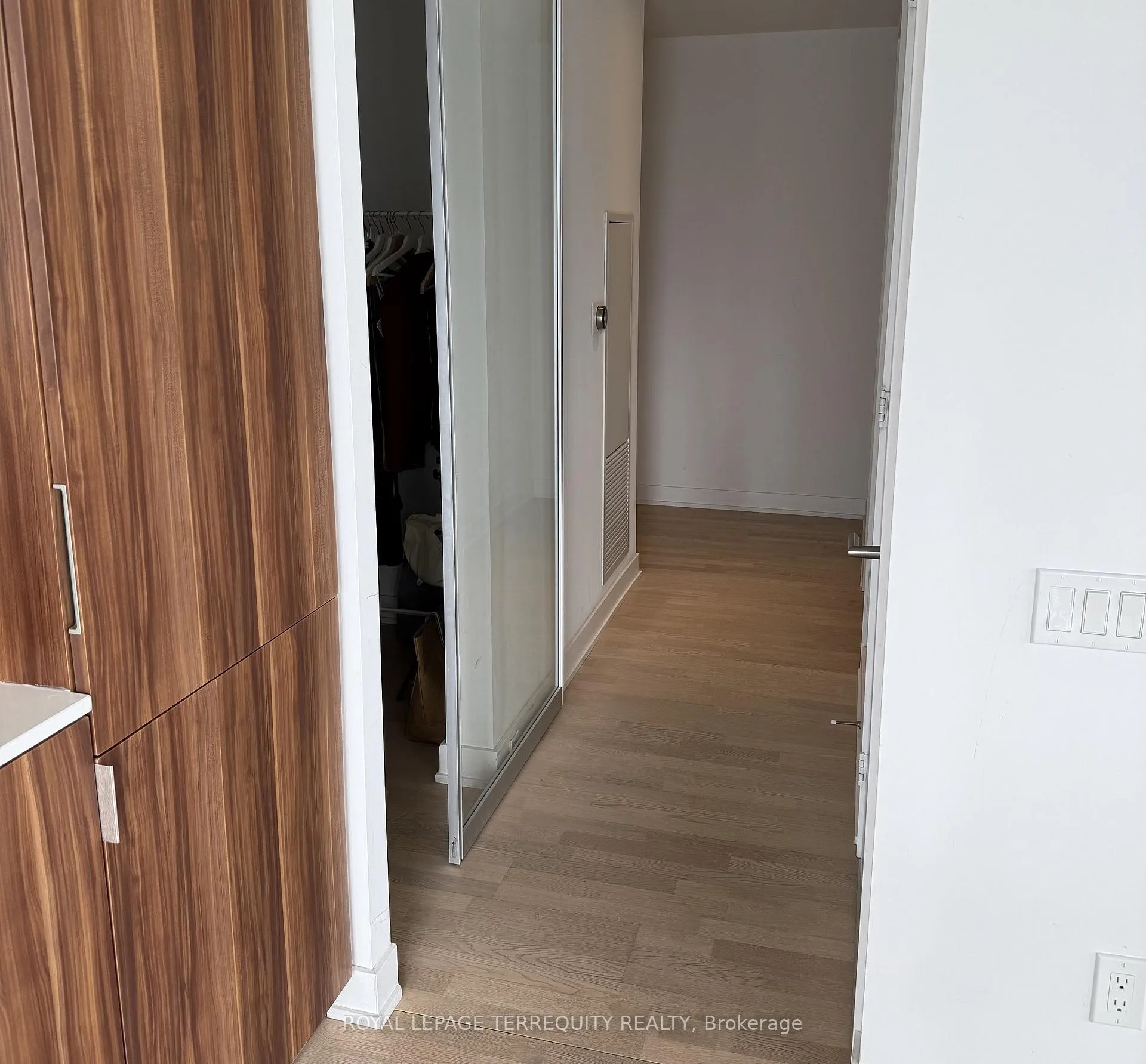 Photo 13 of Unit 1510, 185 Roehampton Avenue, Toronto, Mount Pleasant West — HOMEH