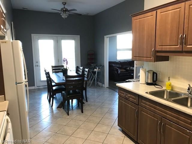 Photo 5 of 15 (UNIT B) Lake Street, Grimsby, Grimsby Beach — HOMEH