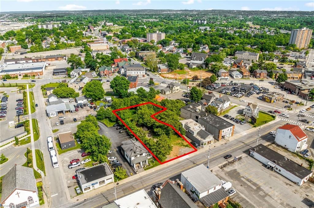 Photo 4 of 80 Geneva Street, St. Catharines, Downtown — HOMEH