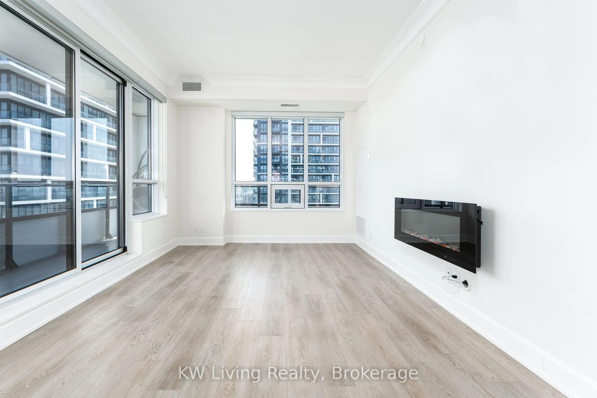 Photo 4 of Unit 1801, 38 Water Walk Drive, Markham, Unionville — HOMEH