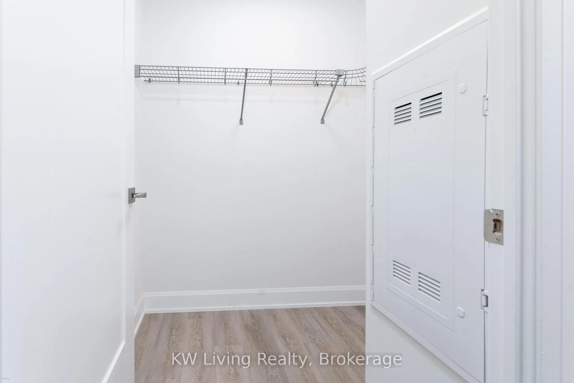 Photo 10 of Unit 1801, 38 Water Walk Drive, Markham, Unionville — HOMEH