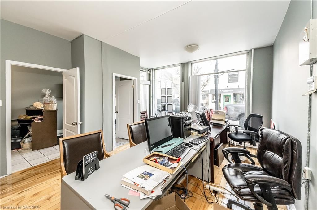 Photo 6 of 26 Queen Street E, Cambridge, Hillcrest/Forbes Park — HOMEH