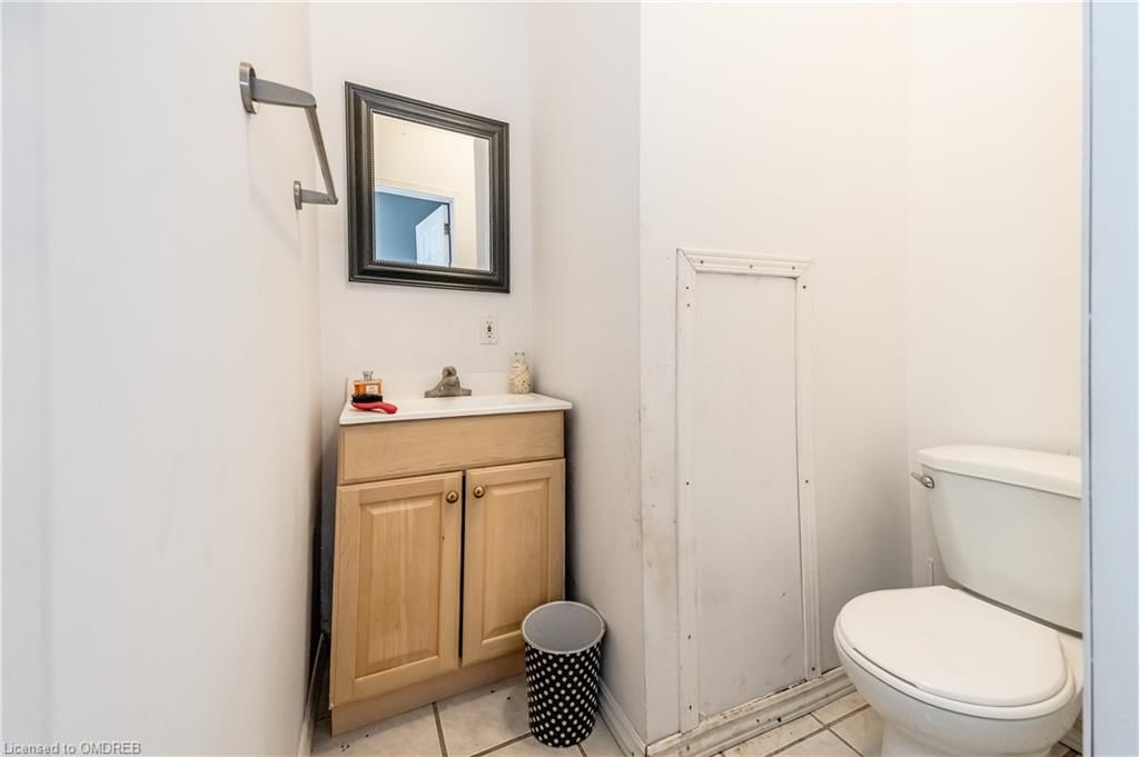 Photo 9 of 26 Queen Street E, Cambridge, Hillcrest/Forbes Park — HOMEH