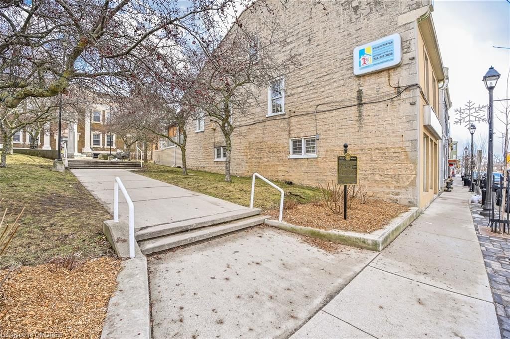 Photo 10 of 26 Queen Street E, Cambridge, Hillcrest/Forbes Park — HOMEH