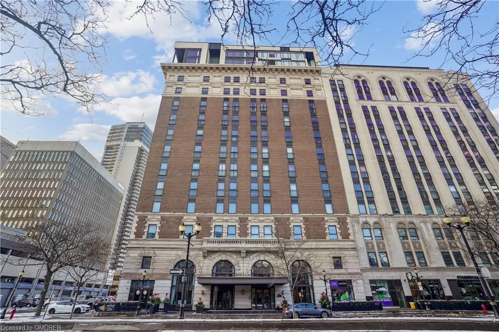 Front of Unit 522, 118 King Street E