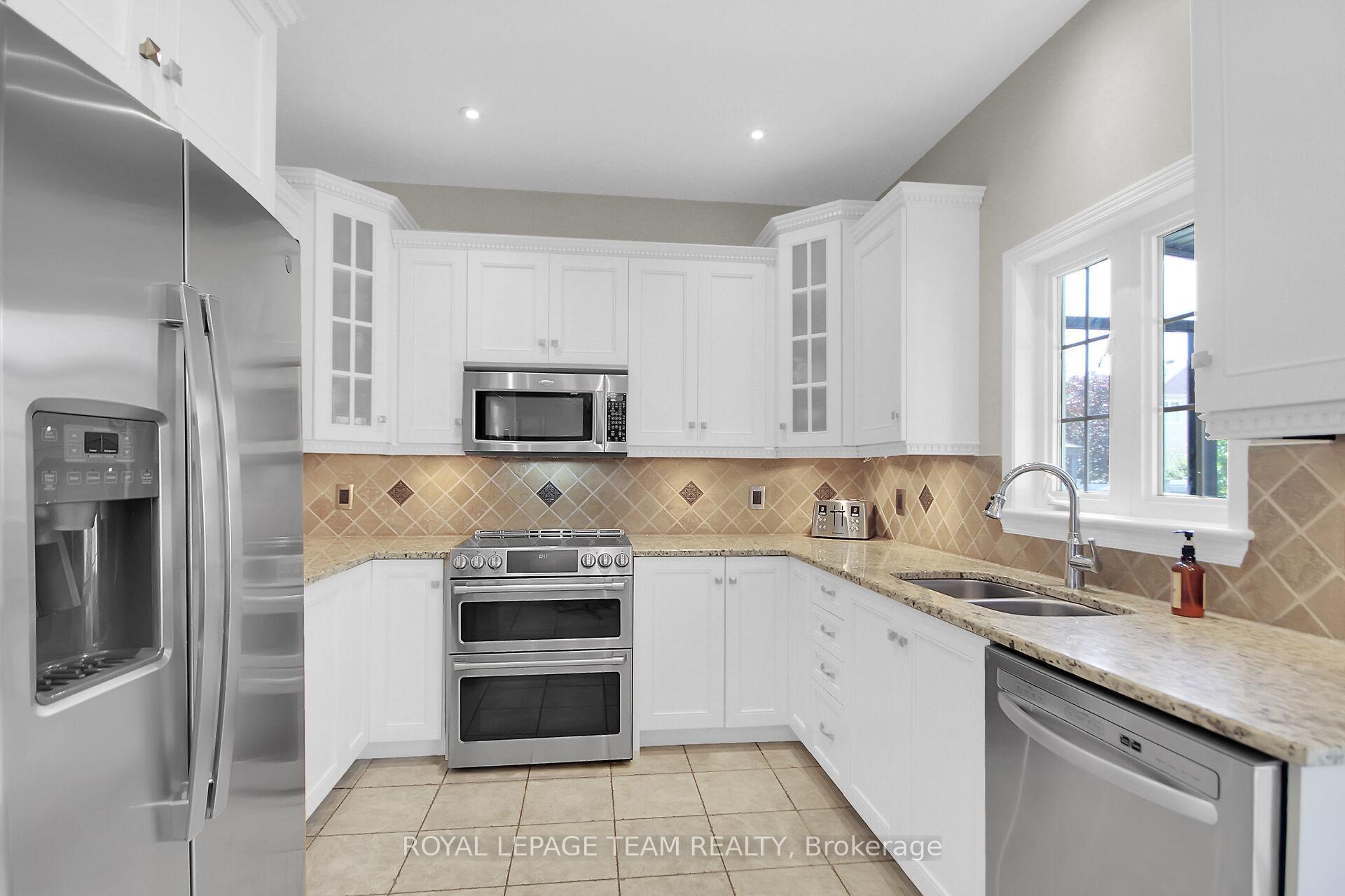 Photo 14 of 936 Rossburn Crescent, Ottawa, Barrhaven - Stonebridge — HOMEH