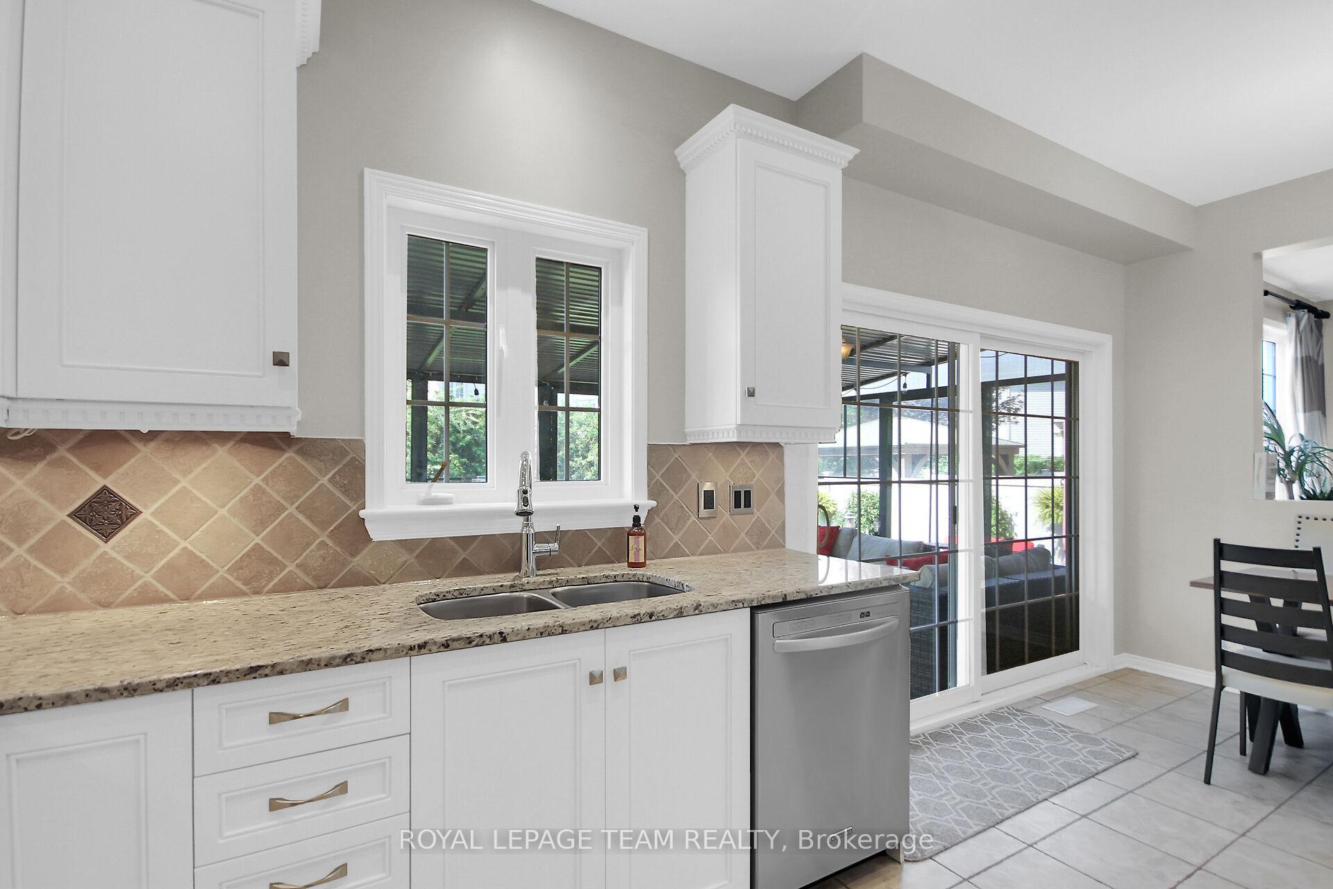 Photo 15 of 936 Rossburn Crescent, Ottawa, Barrhaven - Stonebridge — HOMEH