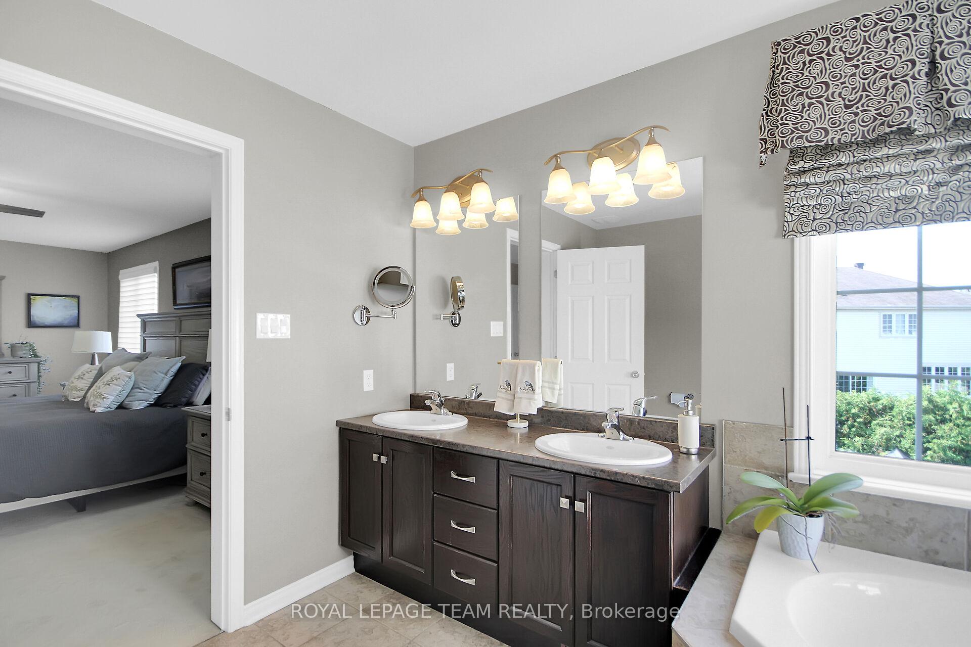 Photo 32 of 936 Rossburn Crescent, Ottawa, Barrhaven - Stonebridge — HOMEH