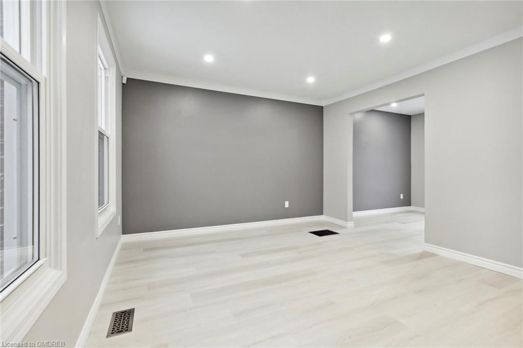 Photo 4 of 33 Upton Cres Crescent, Guelph, Grange Road — HOMEH