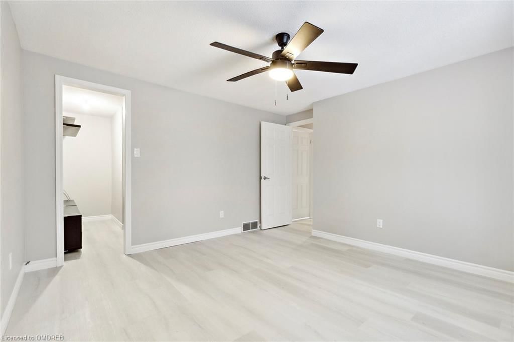 Photo 10 of 33 Upton Cres Crescent, Guelph, Grange Road — HOMEH