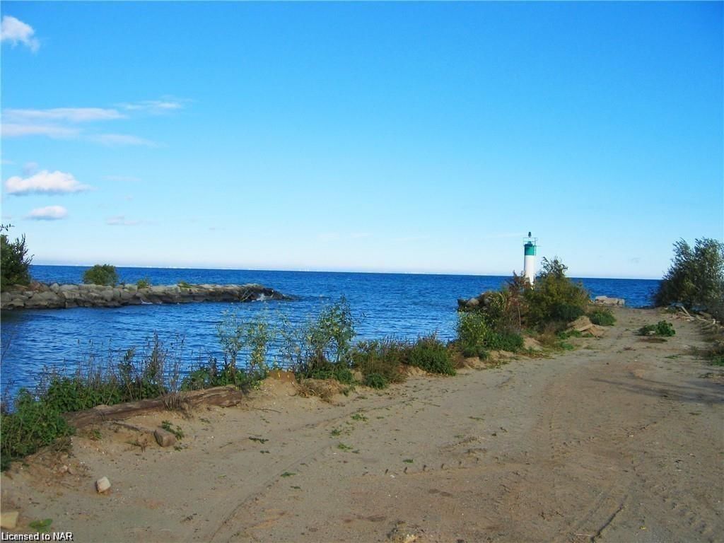 Photo 2 of 471 Maple Avenue, Grimsby, Grimsby Beach (540) — HOMEH
