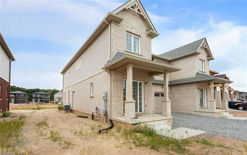 Photo 4 of 106 Acacia Road, Pelham, Fonthill — HOMEH